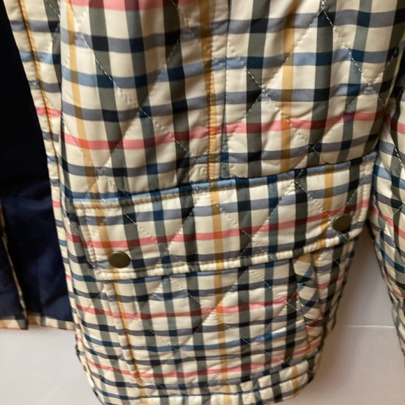 Great car coat and it is New Talbots large jacket - Picture 5 of 8
